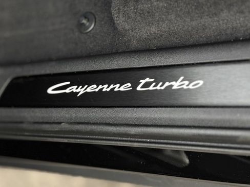 Used 2025 Porsche Cayenne Turbo image 16