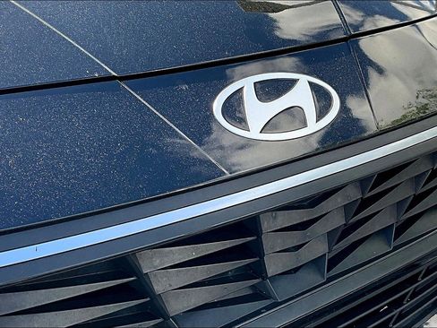 Used 2024 Hyundai Elantra SEL FWD image 32