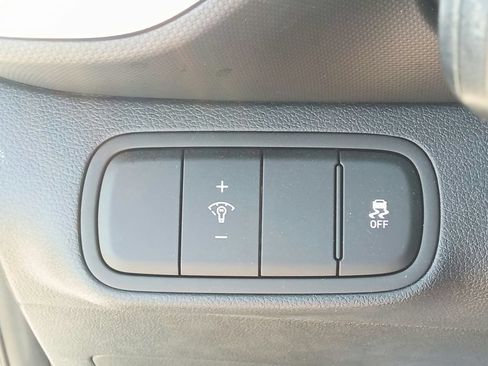 Used 2023 Hyundai Venue SEL w/ Cargo Package FWD image 29