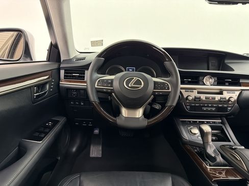 Used 2017 Lexus ES 350 w/ Luxury Package FWD image 33