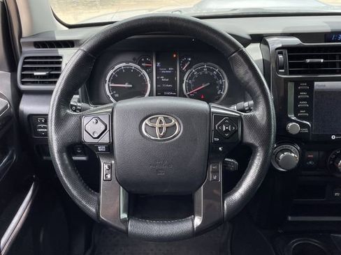 Used 2023 Toyota 4Runner TRD Off-Road Premium w/ Moonroof Package AWD/4WD image 10