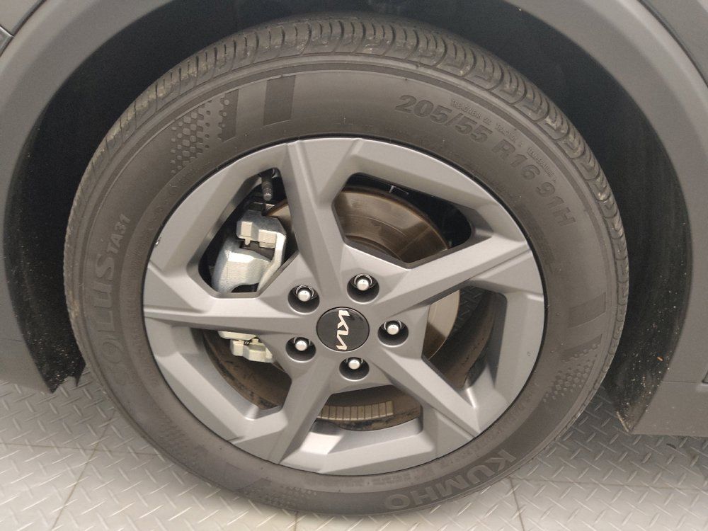 Used 2025 Kia K4 FWD image 31
