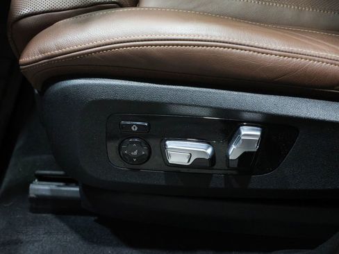 Used 2022 BMW X6 xDrive40i w/ M Sport Package image 19