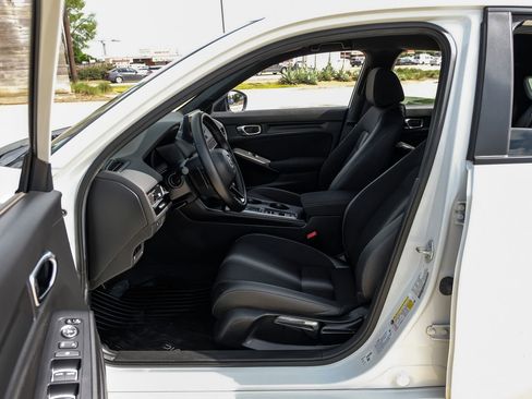 Used 2024 Honda Civic Sport image 4