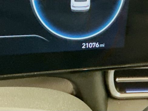 Used 2025 Hyundai Elantra SEL image 19