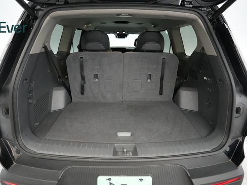 Used 2024 Kia EV9 Light Long Range RWD image 8