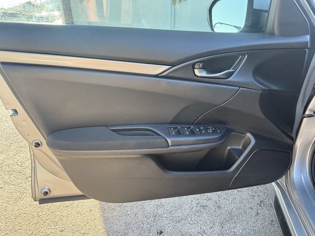 Used 2018 Honda Civic Sport image 19