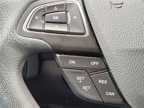 Used 2018 Ford Focus SE image 32