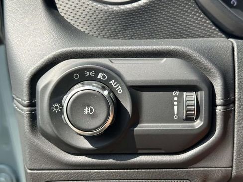 Used 2024 Jeep Wrangler Unlimited Rubicon image 30