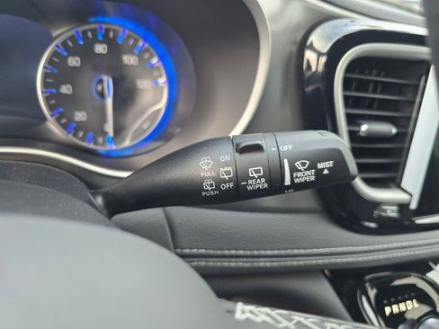 New 2026 Chrysler Pacifica Select image 31