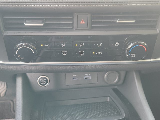 Used 2023 Nissan Rogue S FWD image 19