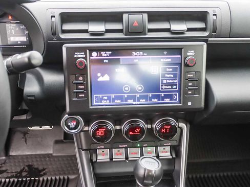 Used 2024 Toyota GR86 Premium image 12