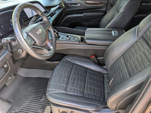 Certified 2022 Cadillac Escalade Sport Platinum w/ LPO, ONYX Package image 12