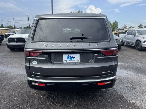 Used 2022 Jeep Wagoneer Series I w/ Premium Group I AWD/4WD image 4