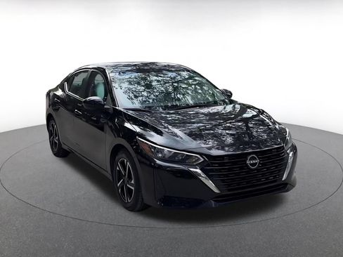 Used 2025 Nissan Sentra SV FWD image 3