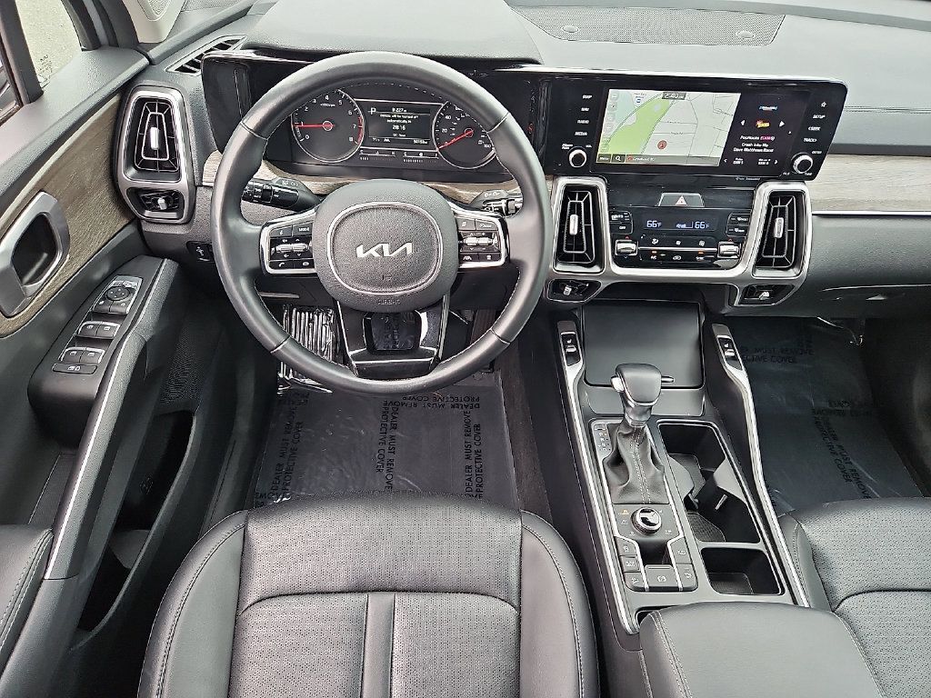 Certified 2022 Kia Sorento X-Line EX AWD/4WD image 11