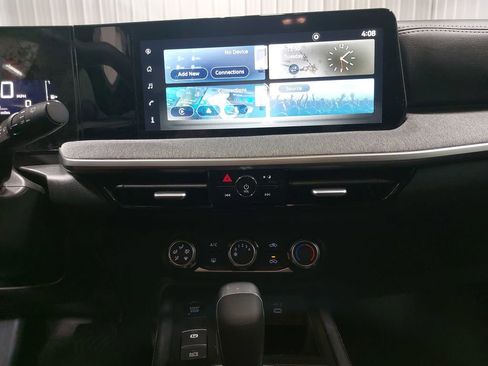 Certified 2025 Nissan Kicks SV image 19