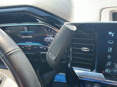 Used 2025 Chevrolet Silverado 1500 LT image 25