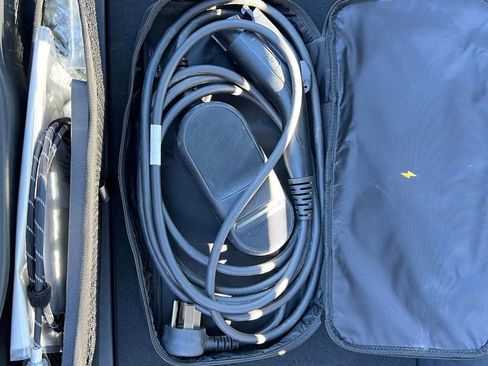 Used 2022 Rivian R1T Launch Edition image 18