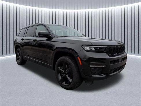 Certified 2025 Jeep Grand Cherokee L Limited w/ Luxury Tech Group II AWD/4WD image 1