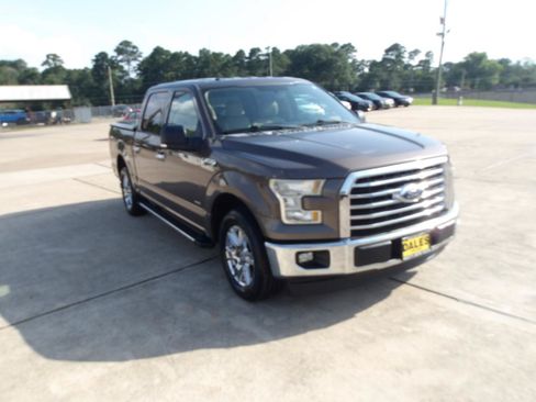 Used 2015 Ford F150 XLT w/ Equipment Group 301A Mid RWD image 4