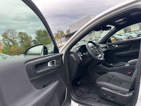 Certified 2023 Volvo C40 P8 Recharge Ultimate image 20