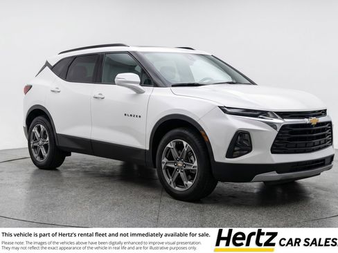 Used 2025 Chevrolet Blazer LT FWD image 1