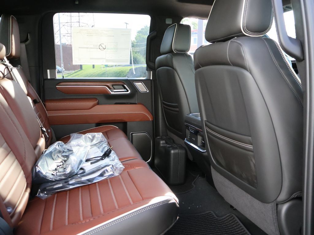 New 2026 GMC Sierra 2500 Denali Ultimate w/ Max Trailering Package AWD/4WD image 11