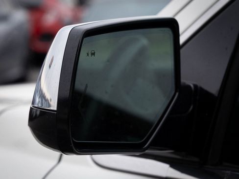 Used 2015 Chevrolet Tahoe LTZ image 30