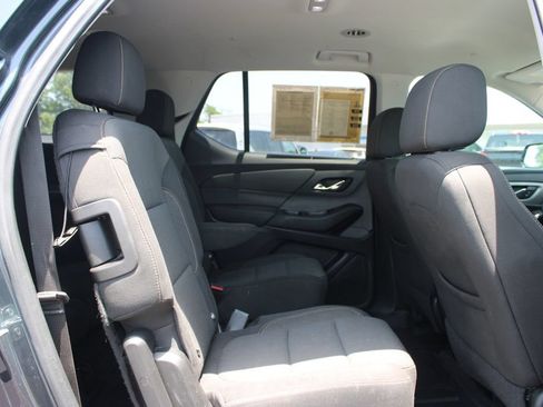 Used 2020 Chevrolet Traverse LT FWD image 32