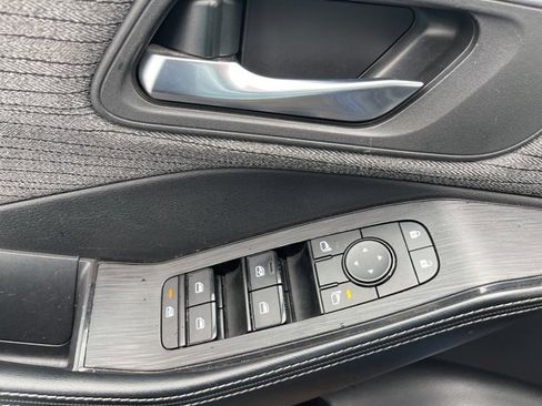 Used 2023 Nissan Rogue SV image 13