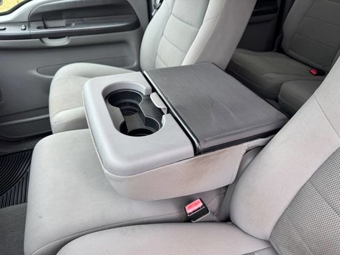 Used 2005 Ford F250 XLT image 16