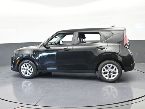 Used 2024 Kia Soul S image 3