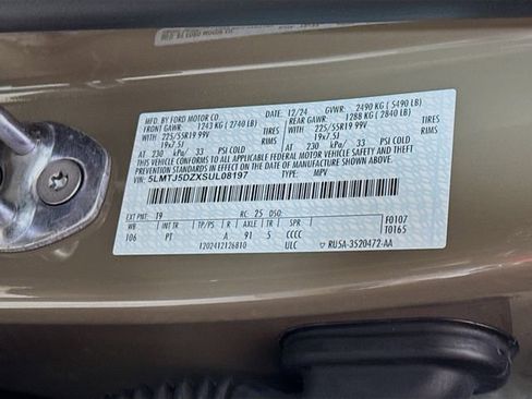 Certified 2025 Lincoln Corsair Grand Touring w/ Equipment Group 301A image 37