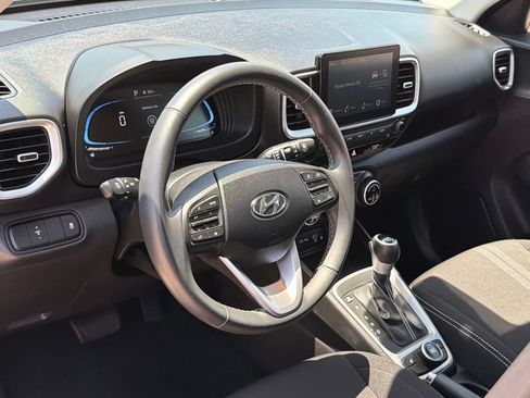 Used 2026 Hyundai Venue SEL FWD image 19