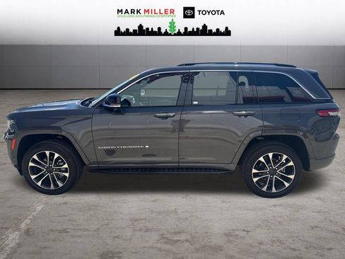 Used 2022 Jeep Grand Cherokee Overland AWD/4WD image 2