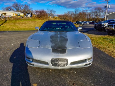 Used 2001 Chevrolet Corvette Convertible w/ Preferred Equipment Group2 image 8