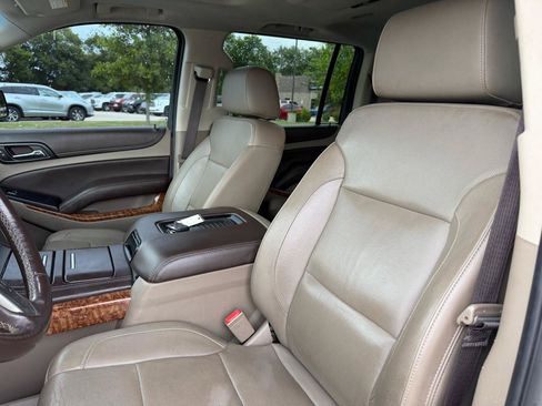 Used 2018 Chevrolet Suburban Premier AWD/4WD image 13