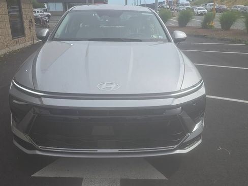 Used 2025 Hyundai Sonata SEL FWD image 2