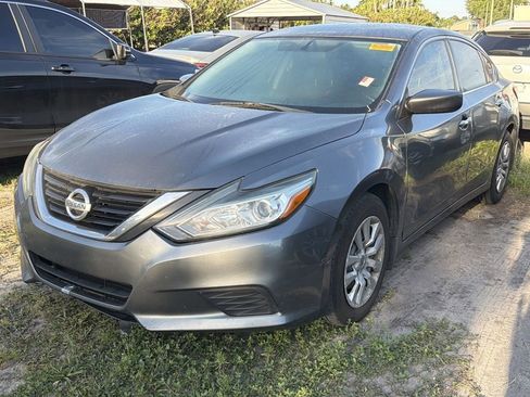 Used 2016 Nissan Altima 2.5 S w/ Power Driver Seat Package image 3
