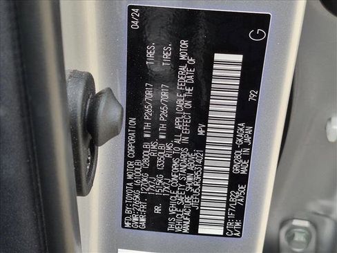 Used 2024 Toyota 4Runner SR5 Premium w/ Moonroof Package RWD image 17
