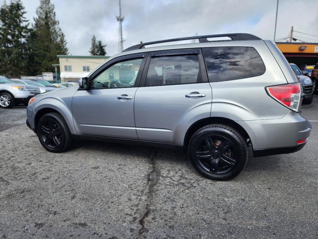 Used 2010 Subaru Forester 2.5X Premium w/ Popular Equipment Group 5B AWD/4WD image 9