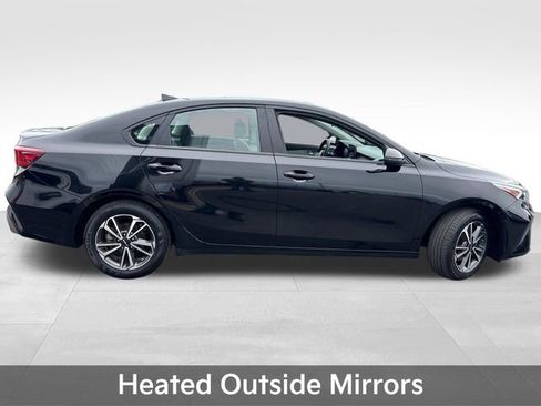 Used 2023 Kia Forte LXS w/ LXS Technology Package FWD image 9