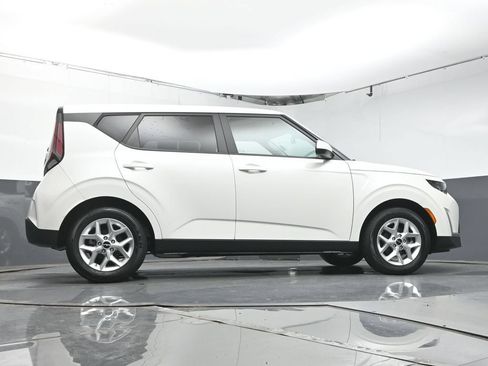 Used 2024 Kia Soul LX w/ Option Group 015 FWD image 39