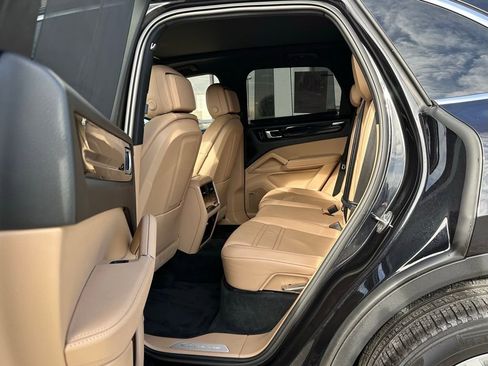 Used 2019 Porsche Cayenne image 21