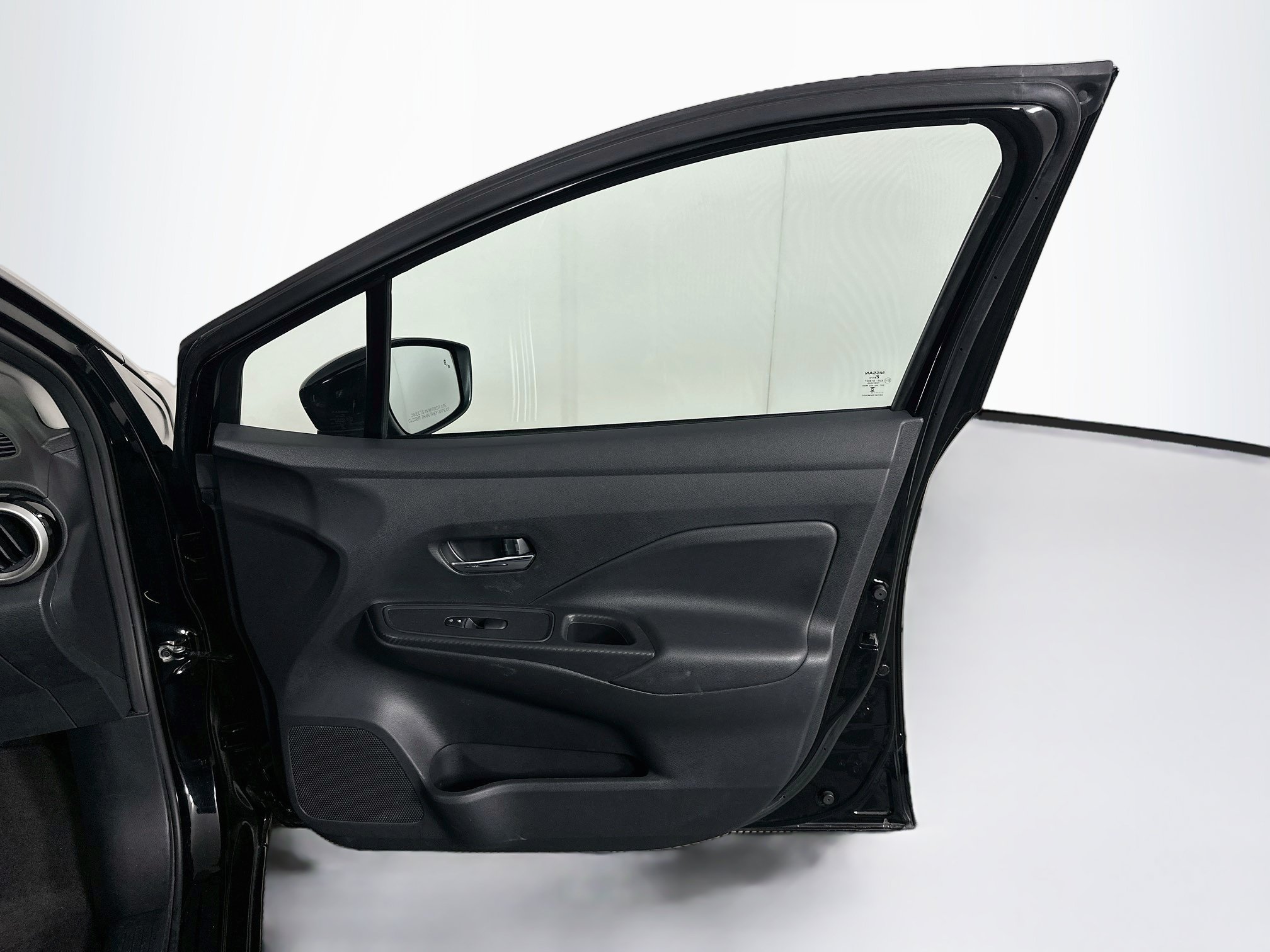 Used 2025 Nissan Versa SV FWD image 29