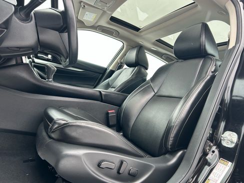 Used 2023 Nissan Maxima SL FWD image 12