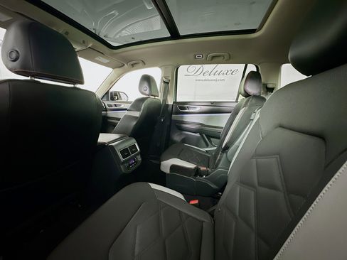 Used 2024 Volkswagen Atlas Peak Edition SEL image 26