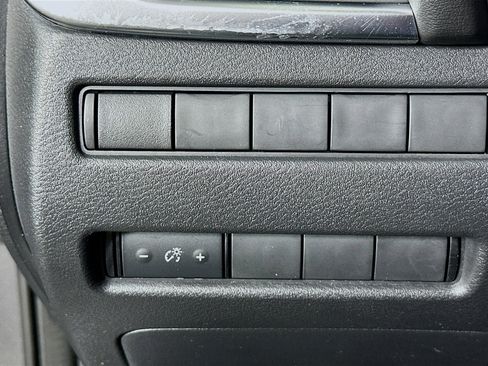 Used 2021 Nissan Rogue S image 16