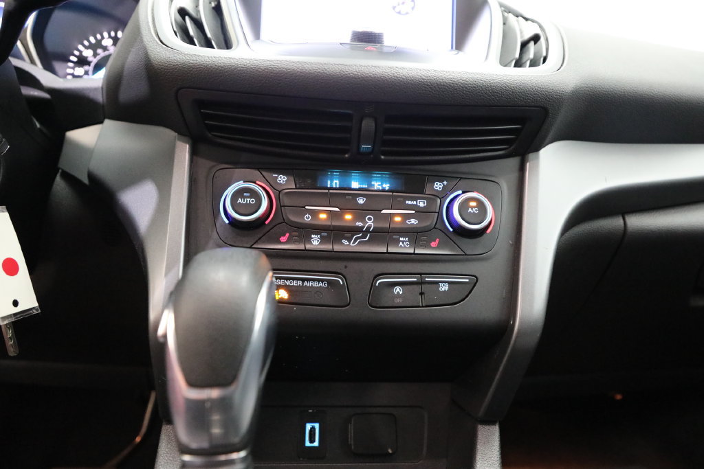 Used 2018 Ford Escape SE w/ SE Sync 3 Package AWD/4WD image 19